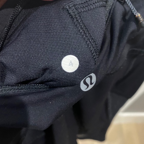 Lululemon crop leggings - Picture 3 of 3